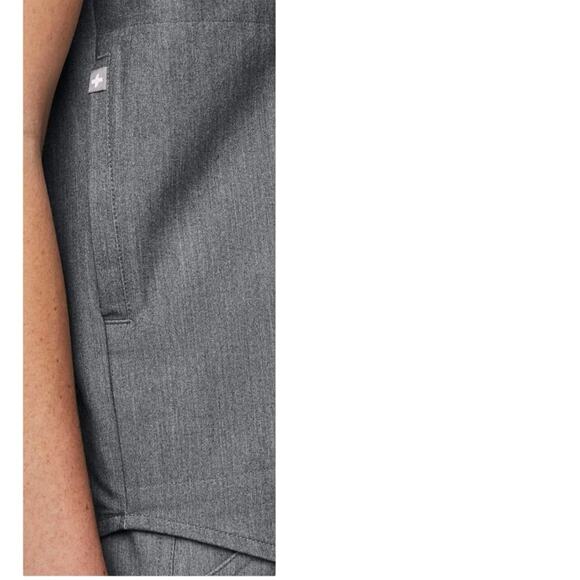 FIGS Women XXL Rafaela Oversized Scrub Top Graphite Grey V-Neck Collared Neck - Picture 8 of 17